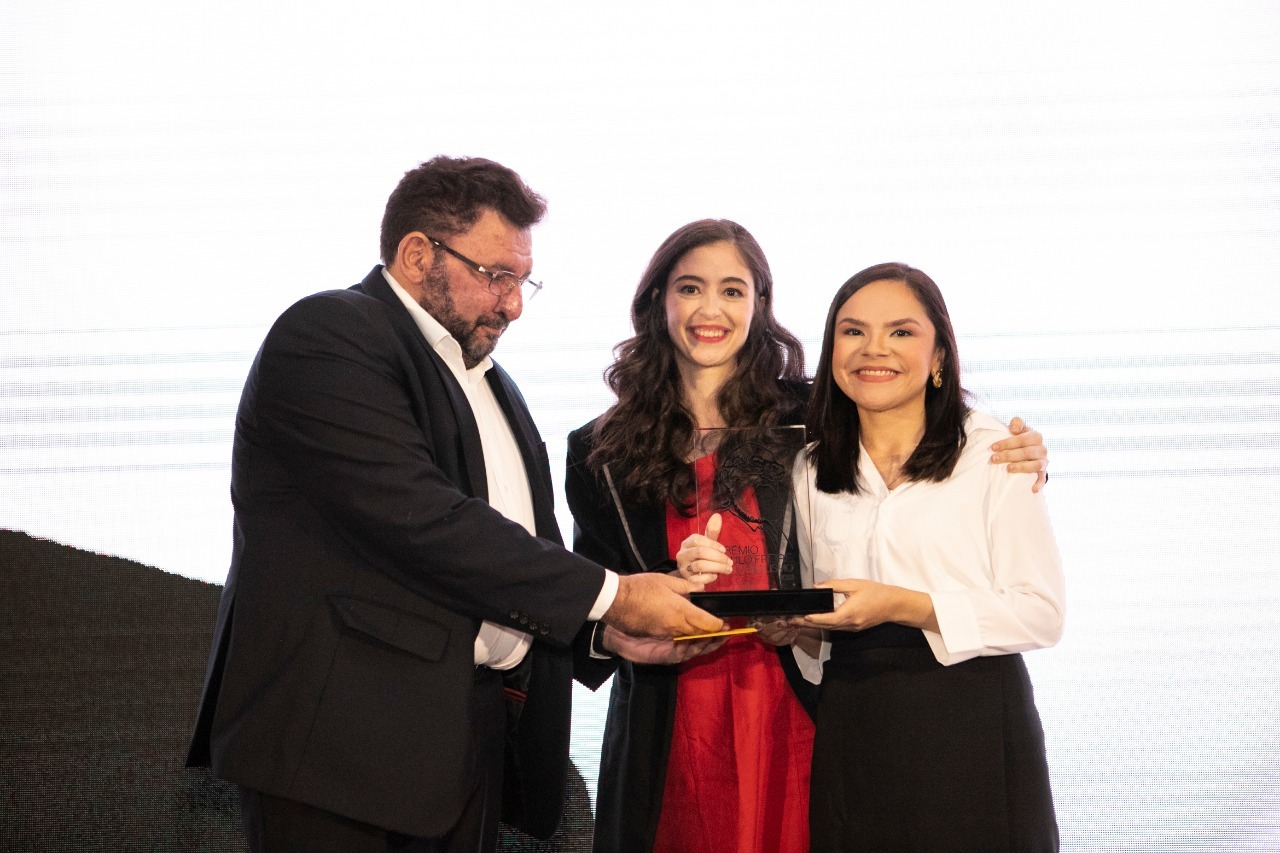 O Instituto Mulheres Jornalistas foi premiado no Prêmio Paulo Freire de Jornalismo