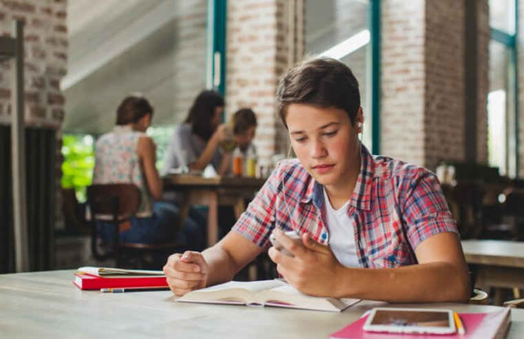 Dicas para manter a saúde mental durante a vida universitária