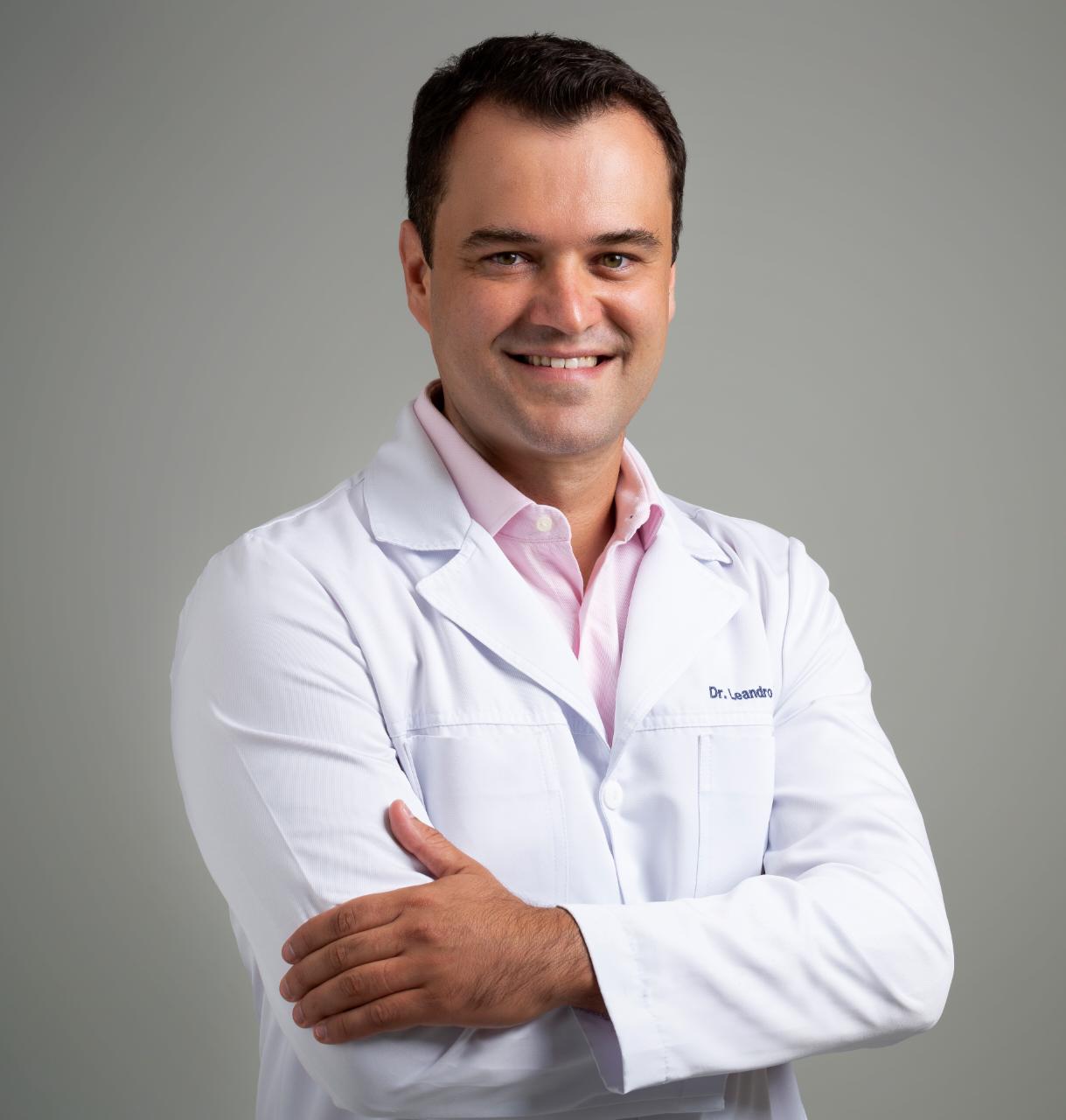 Professor de medicina da Feevale lança livro sobre cuidadores de Pessoas com Demência