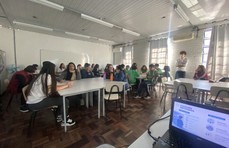 Projeto Autor Presente leva jornalista investigativa e oficinas sobre enchentes à Escola Villa Lobos